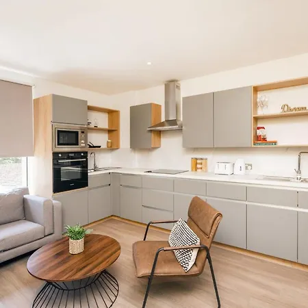 Hillfort House: Modern Studios with Shared Kitchen in Brighton Exterior photo