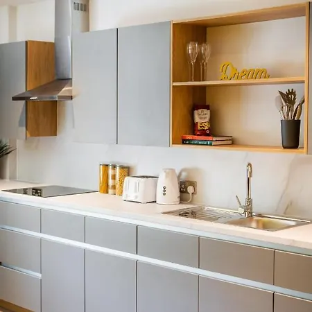 Hillfort House: Modern Studios with Shared Kitchen in Brighton Exterior photo