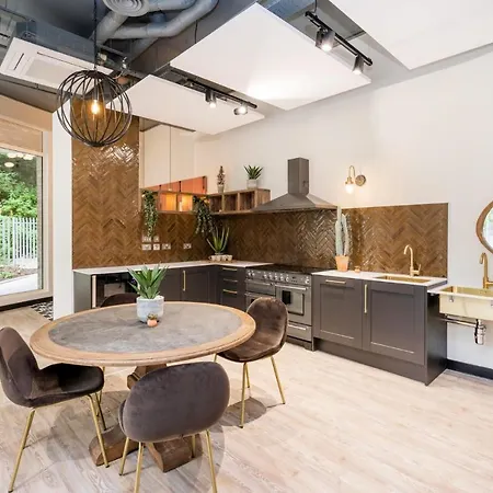 Hillfort House: Modern Studios with Shared Kitchen in Brighton Exterior photo