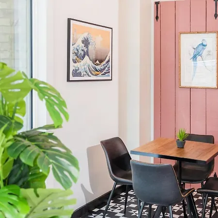 Hillfort House: Modern Studios with Shared Kitchen in Brighton Exterior photo